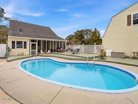 5th image of 220 Willis Drive