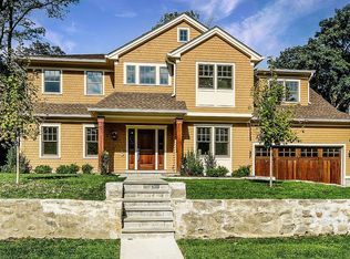 15 Thompson Pl, Larchmont, NY 10538