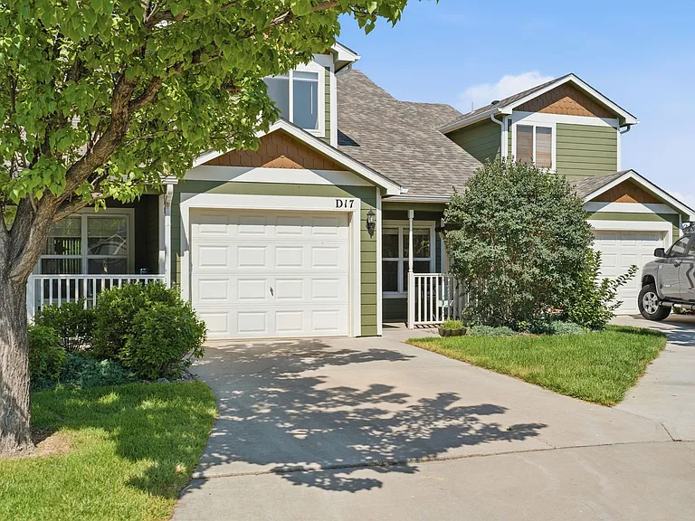 802 Waterglen Dr #D17 — Photo 3