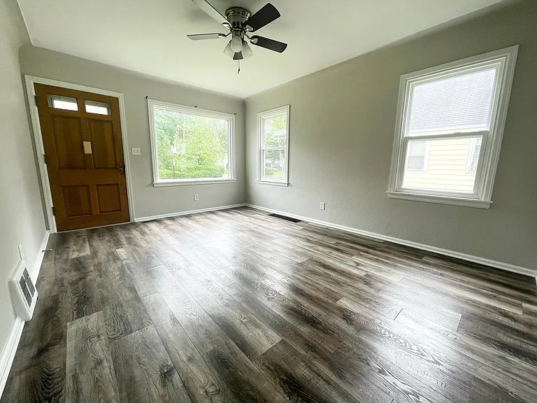 4327 Harvest Ln — Photo 8