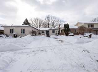 12 Cheval Dr, Grimsby, ON L3M 4P9