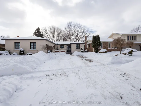 12 Cheval Dr, Grimsby, ON L3M 4P9