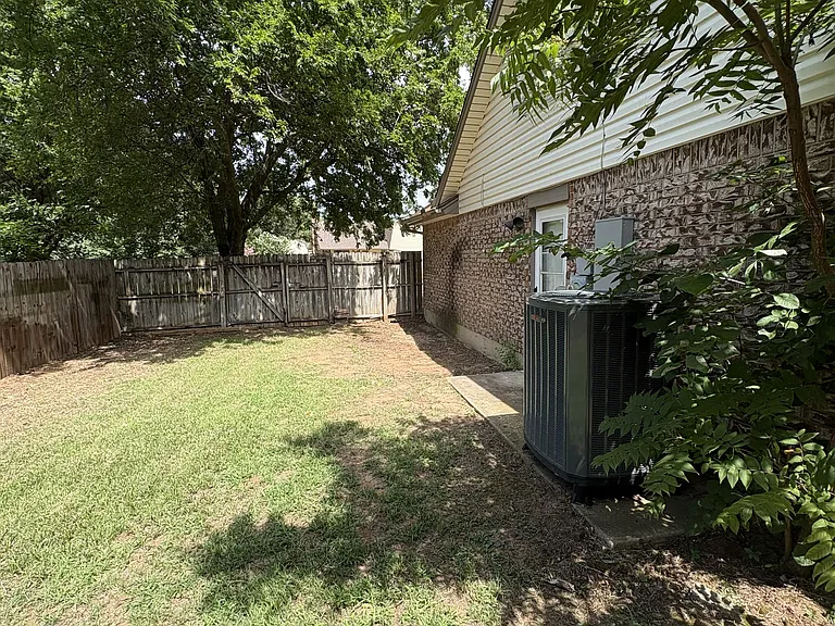 1031 S Brookview Ln — Photo 33