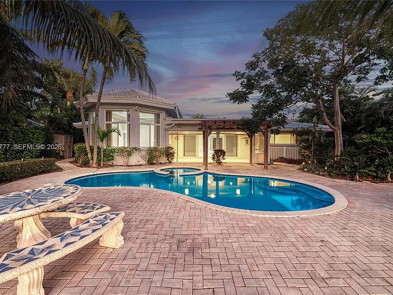 2801 Coral Shores Dr — Photo 27