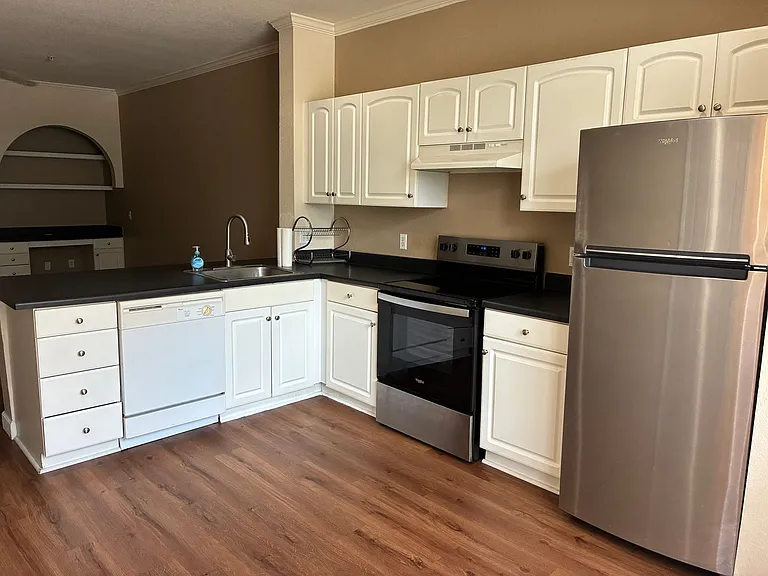 860 N Orange Ave #101 — Photo 3