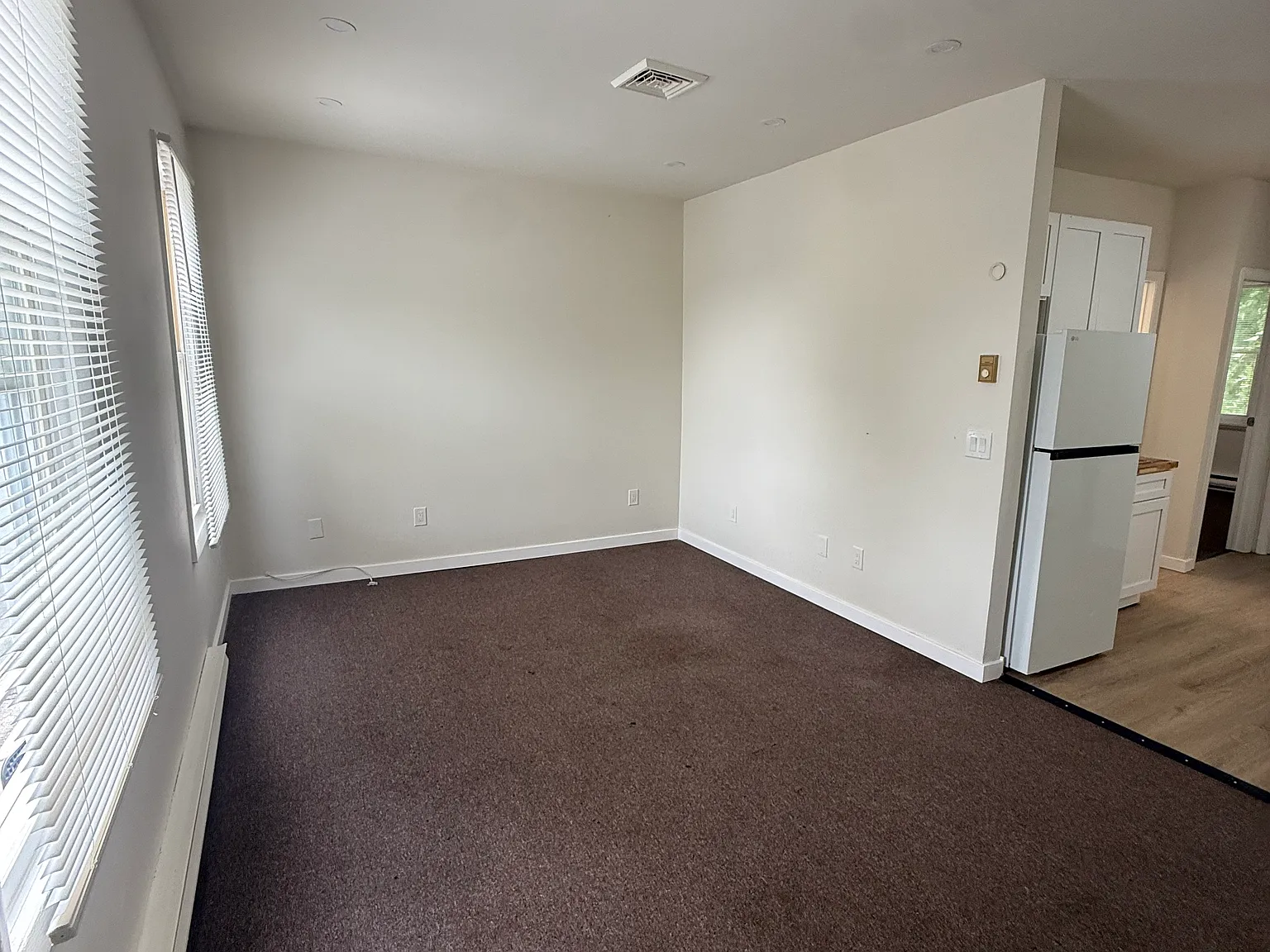 2 bed, 1000 sqft, $1,550 — Photo 4
