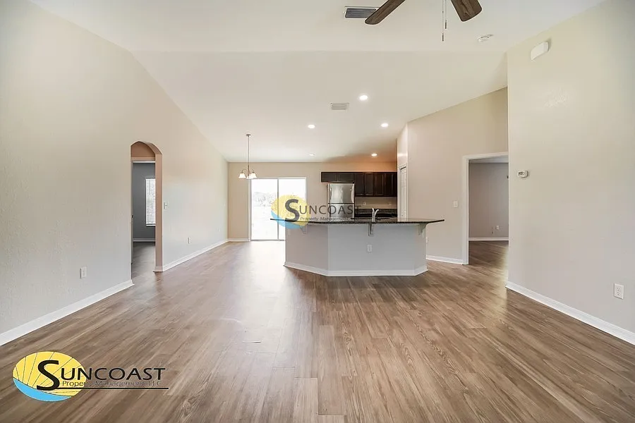 3BR 2BA — Photo 2
