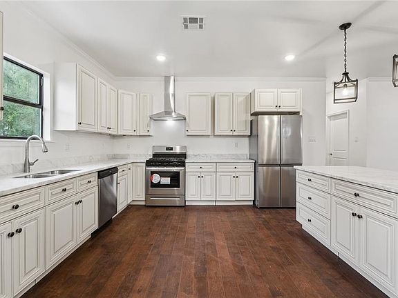 4th image of 3526 Roger Williams St