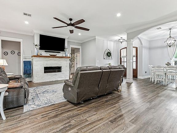 5th image of 3421 Judy Dr