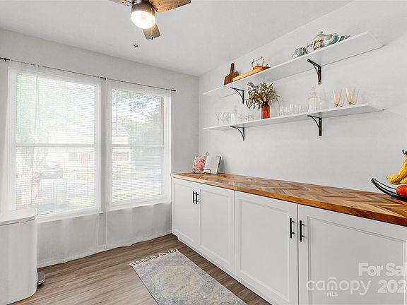 5th image of 11425 Leadenhall Ln
