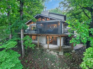1054 Linn Creek Rd, Lake Ozark, MO 65049