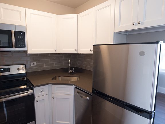 4th image of 817 W Lakeside Pl APT 807