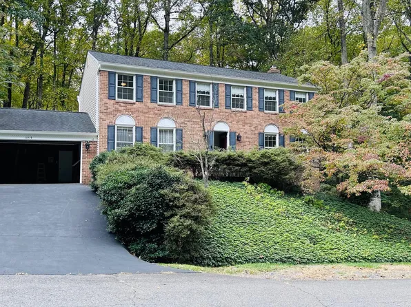 11919 Saint Helena Dr, Oakton, VA 22124
