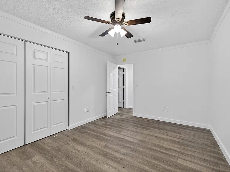 321 SE Blvd N #2 — Photo 8