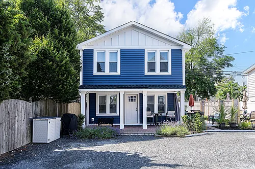 205 10th Ave #4 Photo 1