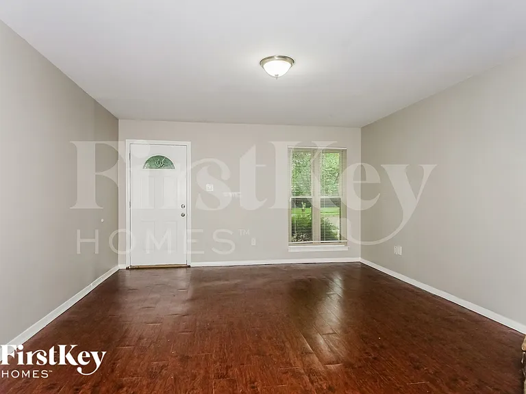 3037 Leeridge Dr — Photo 5