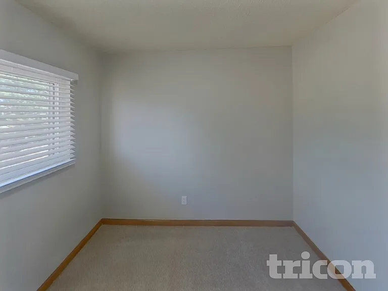 1040 Catherwood Dr — Photo 14