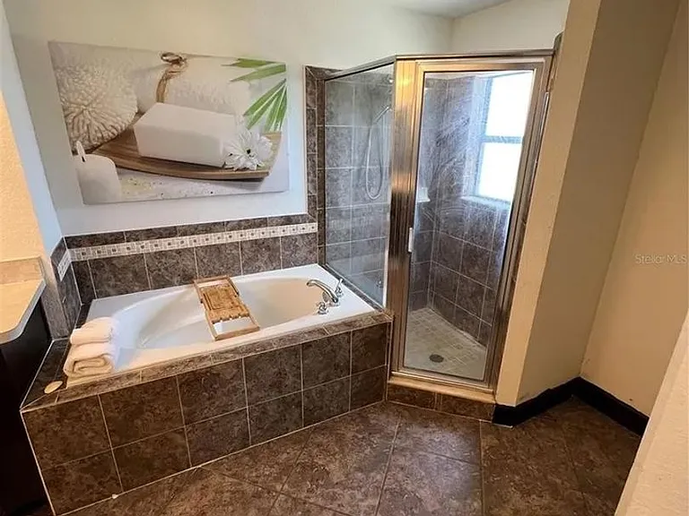 2641 Sunset Cir — Photo 10