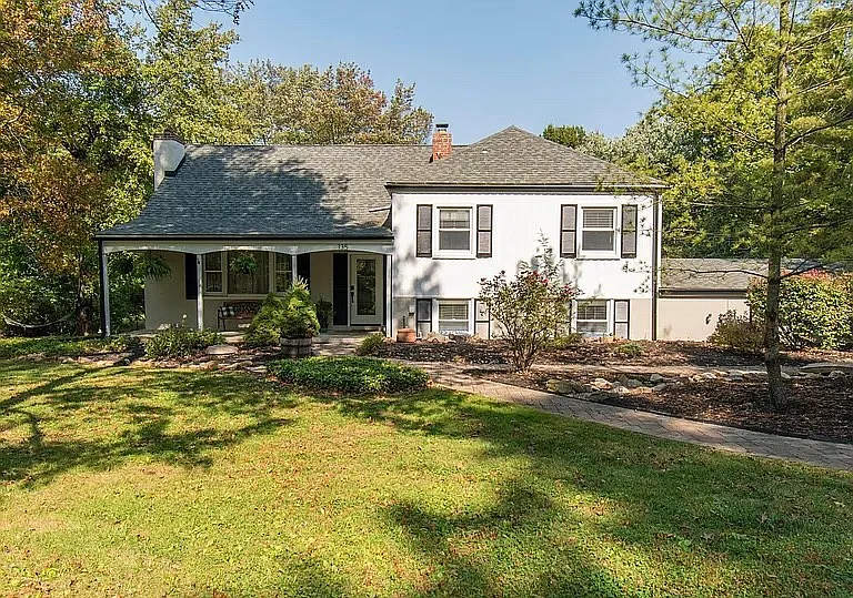 135 Stenton Ave — Photo 1