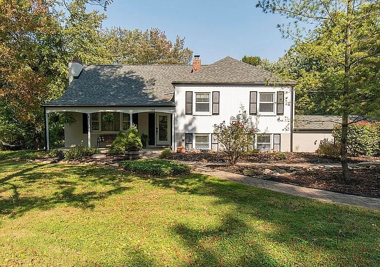 1st image of 135 Stenton Ave