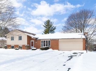 119 Chimney Hill Rd, Rochester, NY 14612