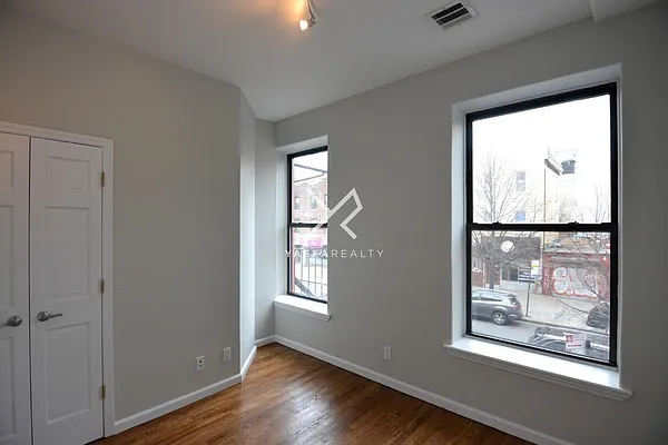 Rented by Yaffa Realty LLC | media 41