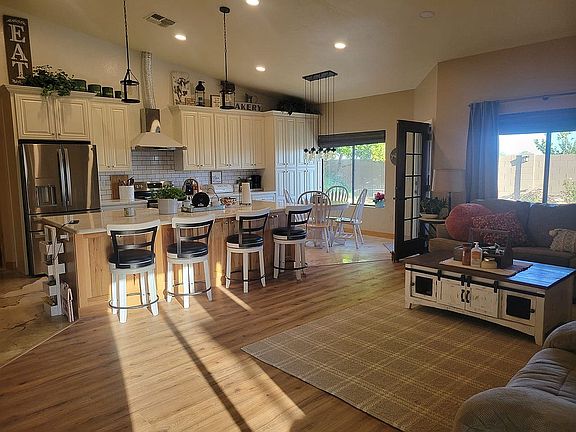 2nd image of 3078 E Southwood Rd