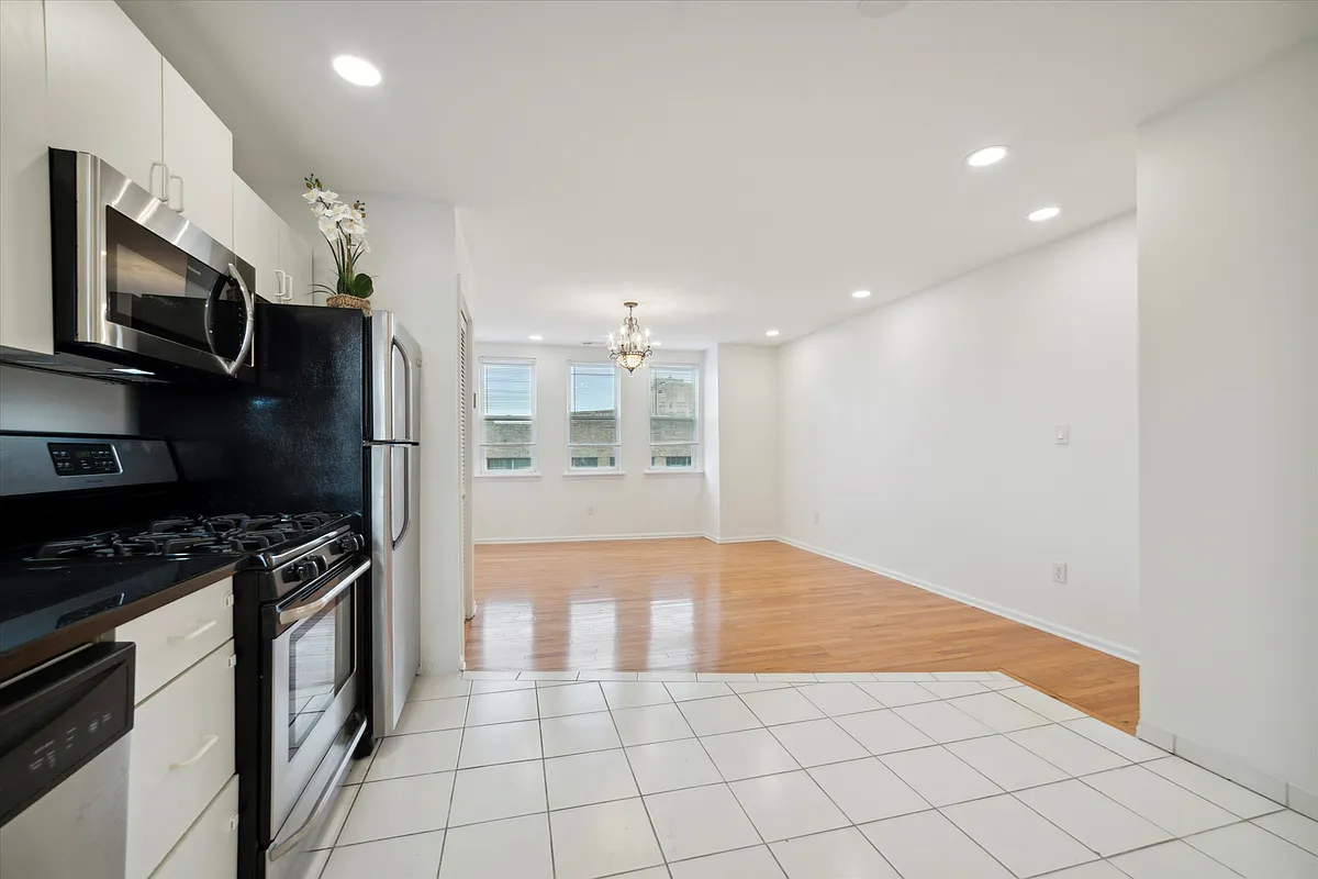 Building Photo - 912 Snyder Ave #2