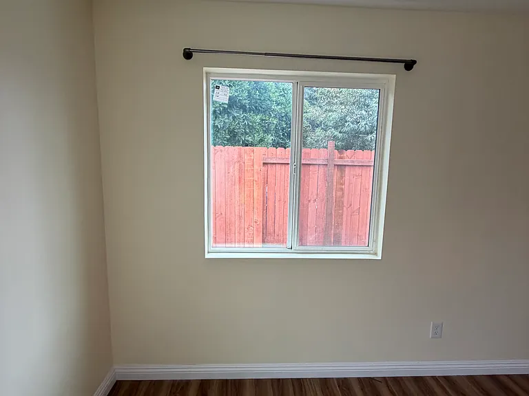 2134 E Shauer St — Photo 15