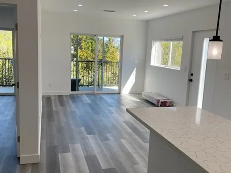 20811 Tiara St — Photo 31