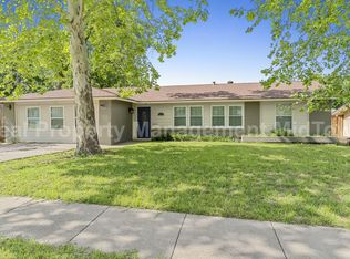 2211 Huntington Dr, Arlington, TX 76010