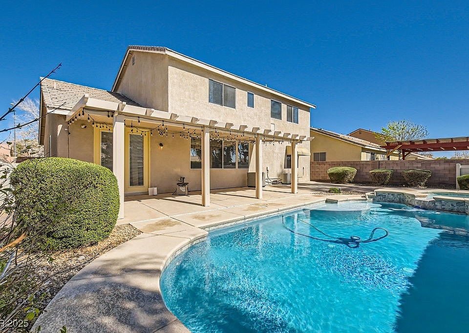 1st image of 3925 Champagne Wood Dr