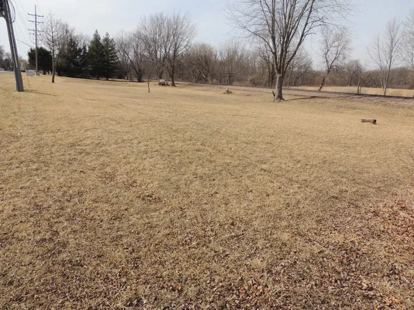 513 E Railroad St, Kingston, IL 60145