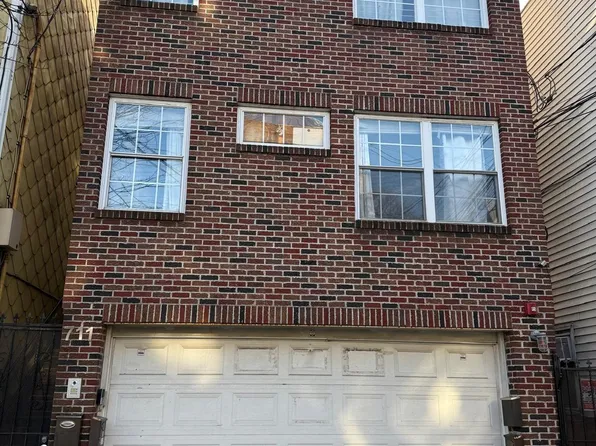 711 7th Street image 1 of 1