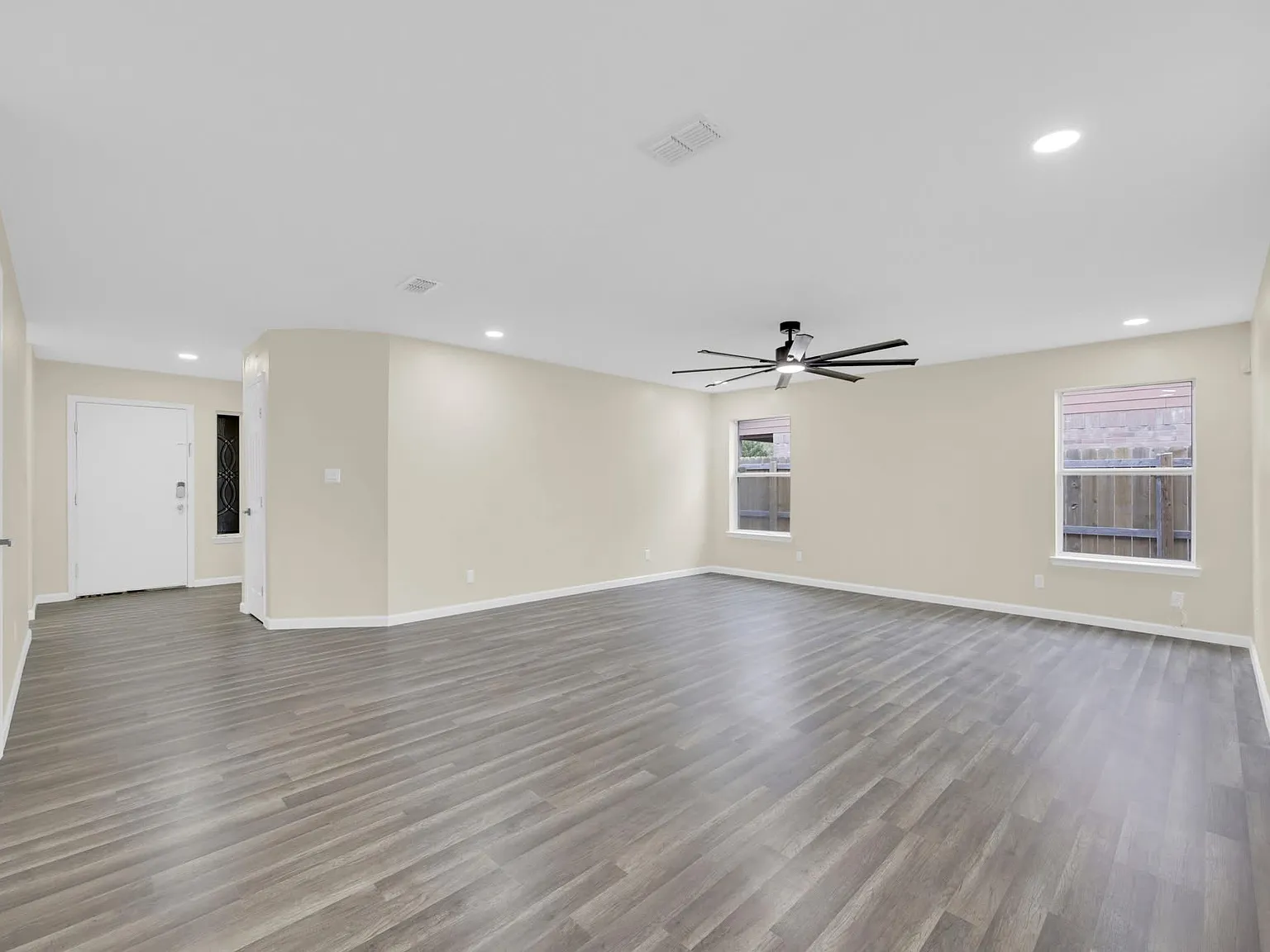 3 bed, 1607 sqft, $1,700 — Photo 4