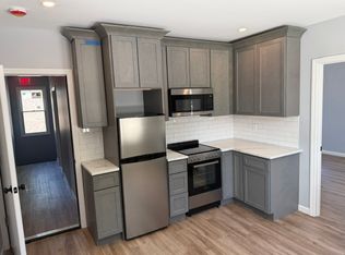 10-12 E Main St #4, Kings Park, NY 11754