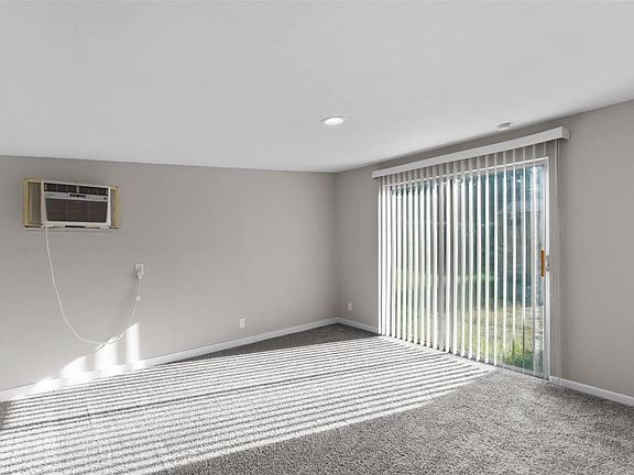 4th image of 785 Saint Anthony Ln