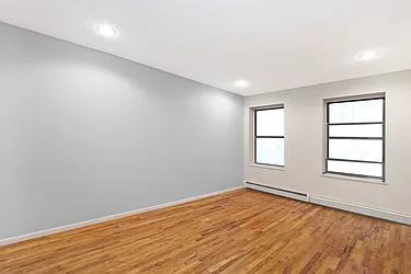 Rented by R New York