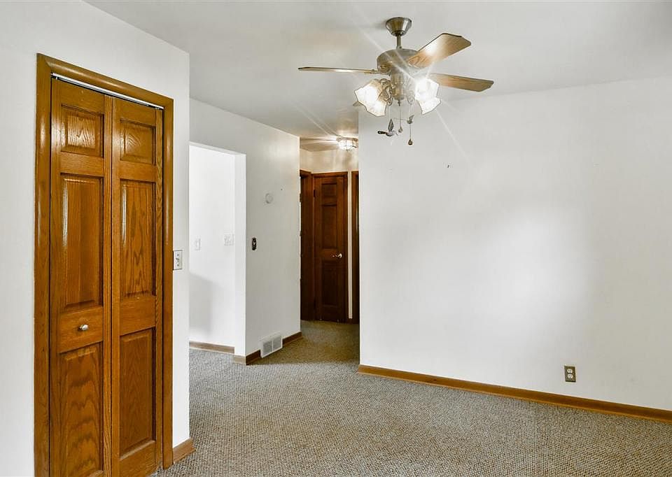 2nd image of 1860 Will James Rd