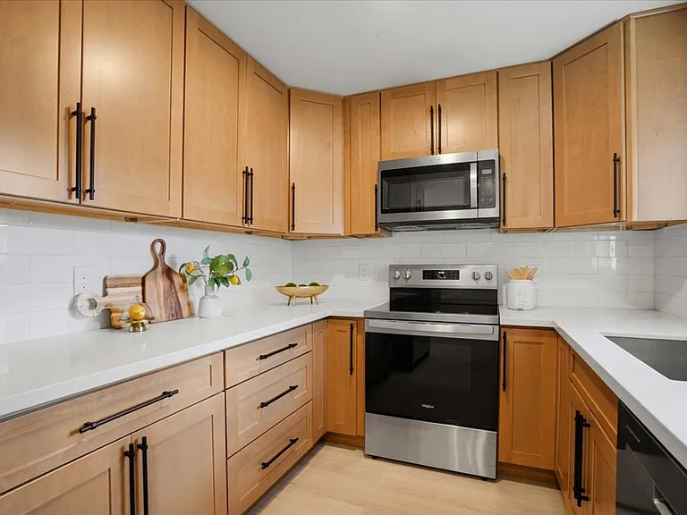 1630 Nicholas Dr — Photo 9