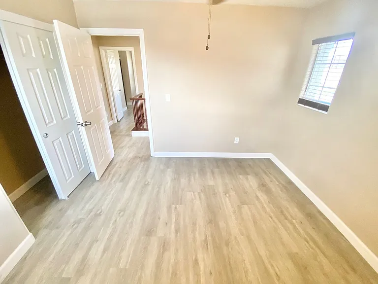 1060 Paradise Coach Dr — Photo 9