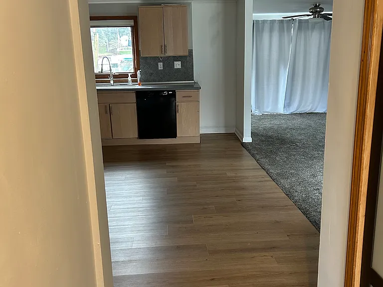 10401 Degrand Dr — Photo 3
