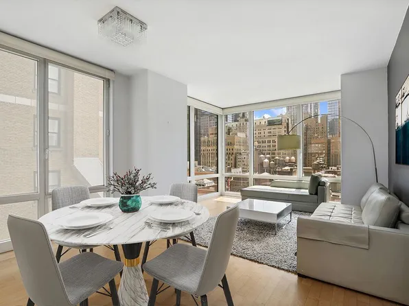 247 W 46th St #904, New York, NY 10036