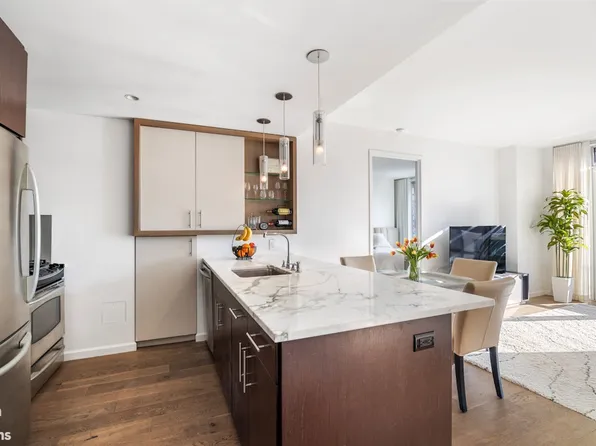 350 West 53rd Street 6J image 2 of 14