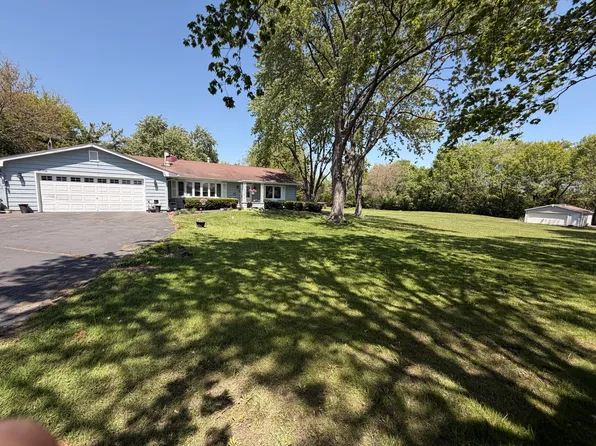 2006 Old Peterson Rd, Libertyville, IL 60048