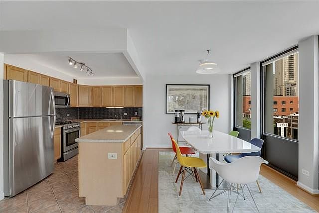 1st image of 444 W Fullerton Pkwy APT 710