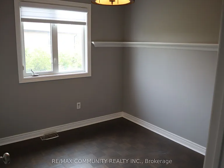 66 Coolspring Cres — Photo 16