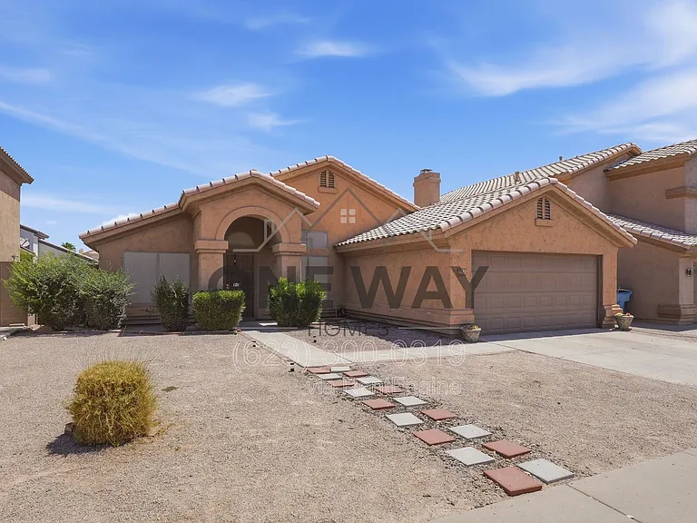 4622 E Summerhaven Dr — Photo 3