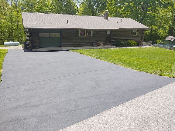 2nd image of 2379 Sherwood Forest Dr