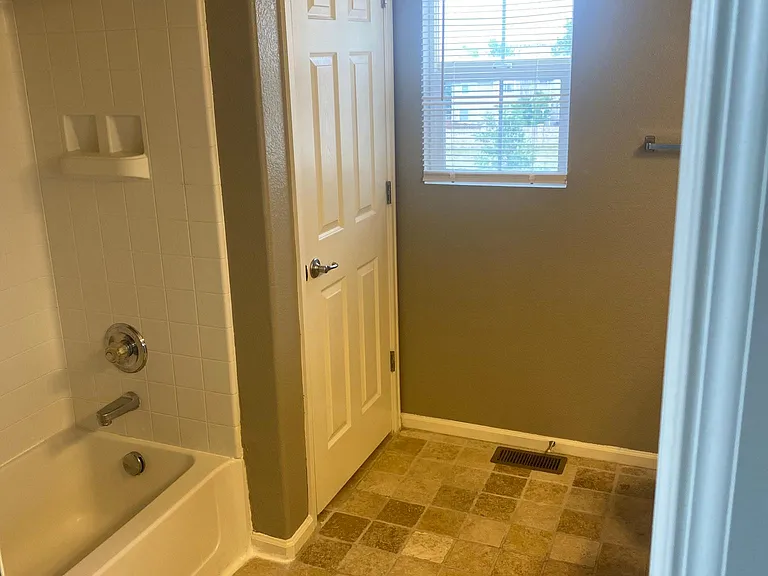 11801 Bolton Cir — Photo 14